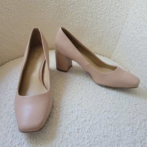 Tan/Nude Naturalizer Warner Pump heels